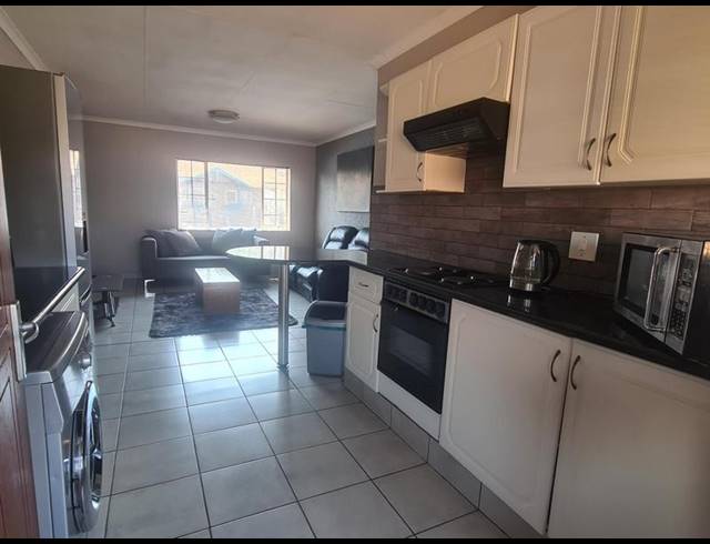 2 BEDROOM PROPERTY TO RENT IN KENLEAF